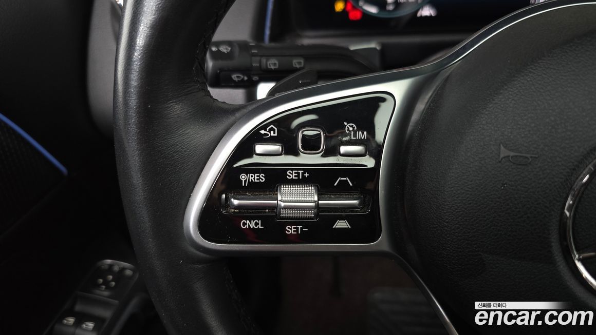 Mercedes-Benz GLB-Class 2021