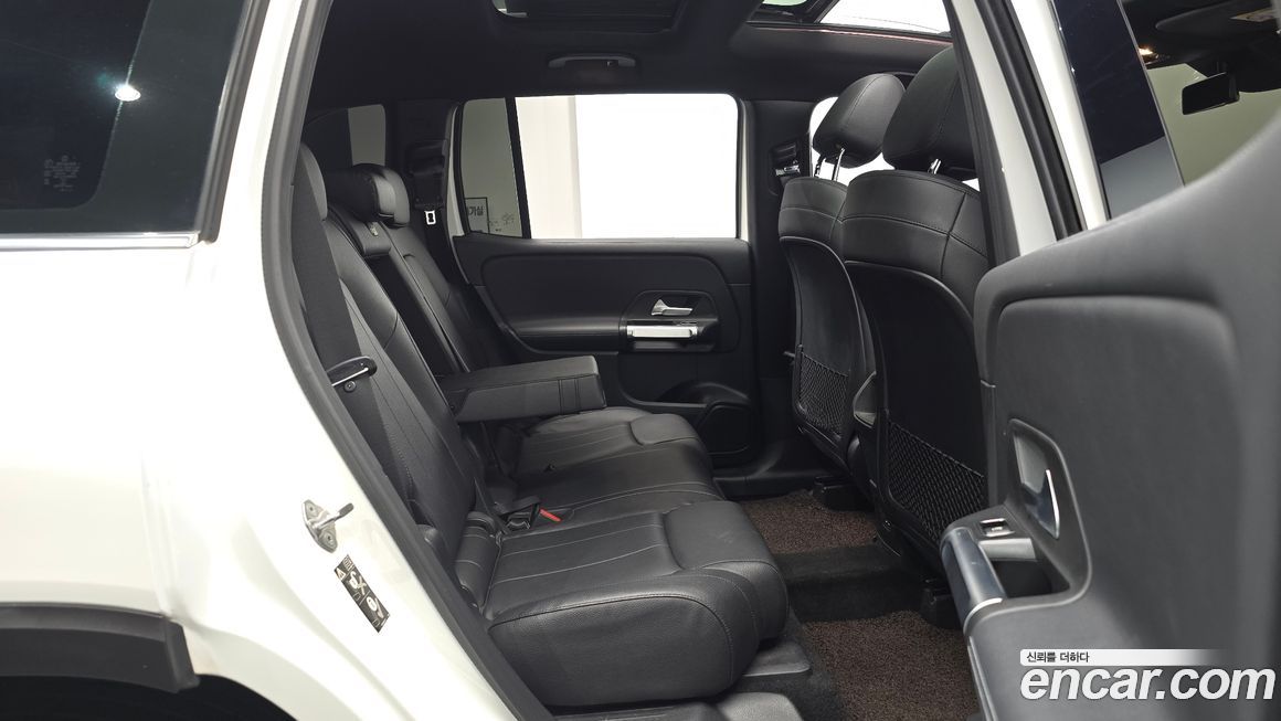 Mercedes-Benz GLB-Class 2021