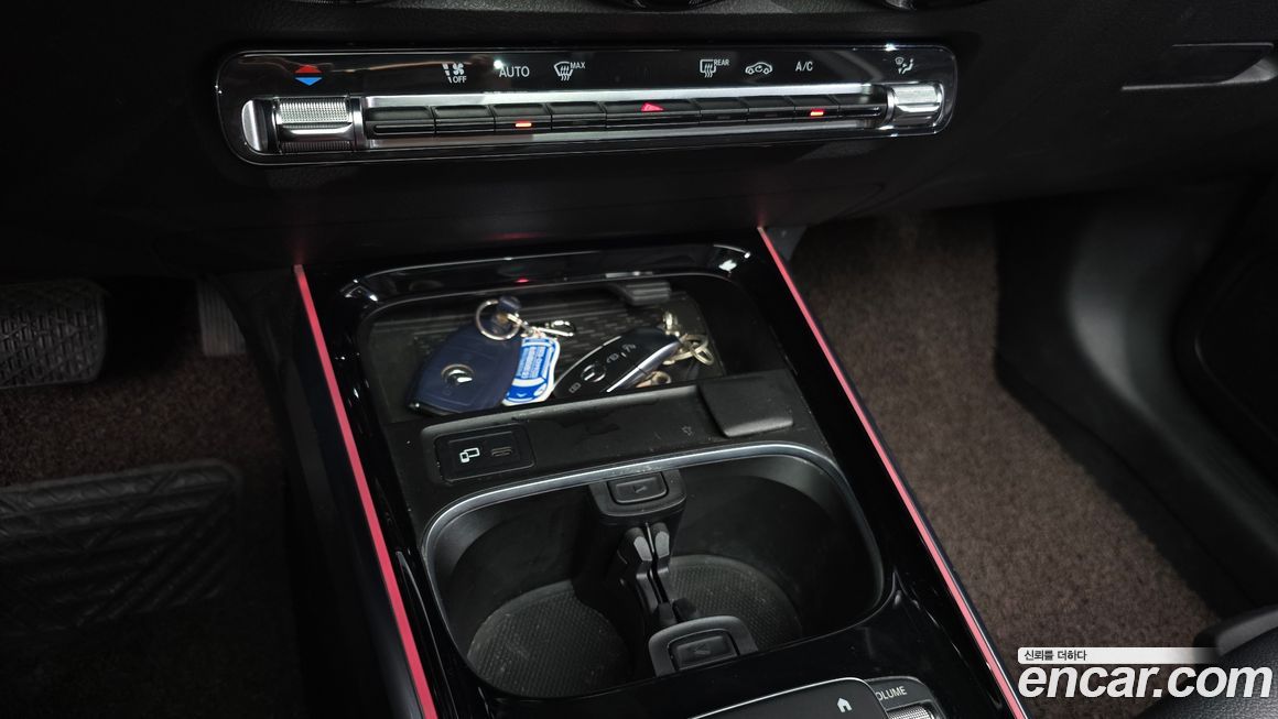 Mercedes-Benz GLB-Class 2021