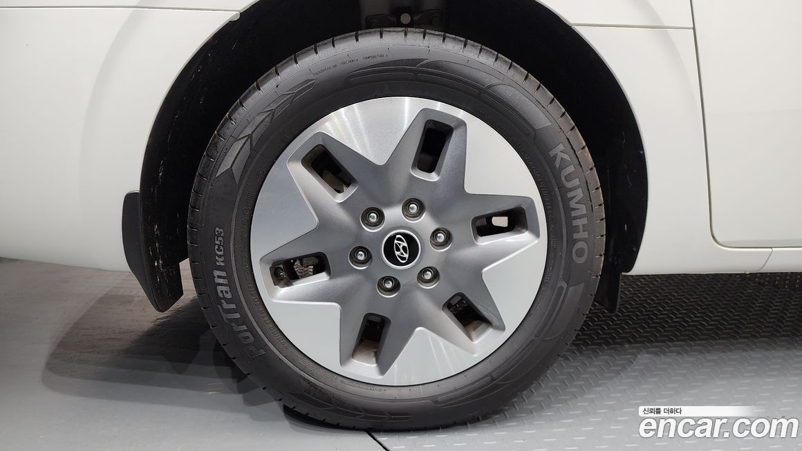 Hyundai Staria 2024