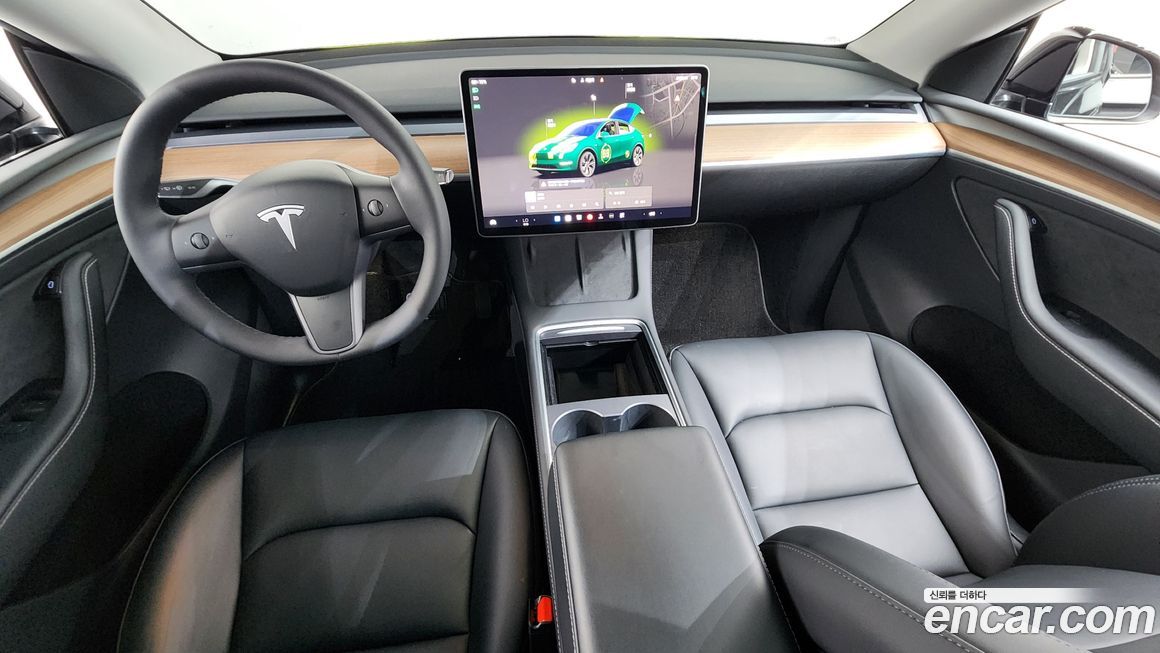 Tesla Model Y 2024