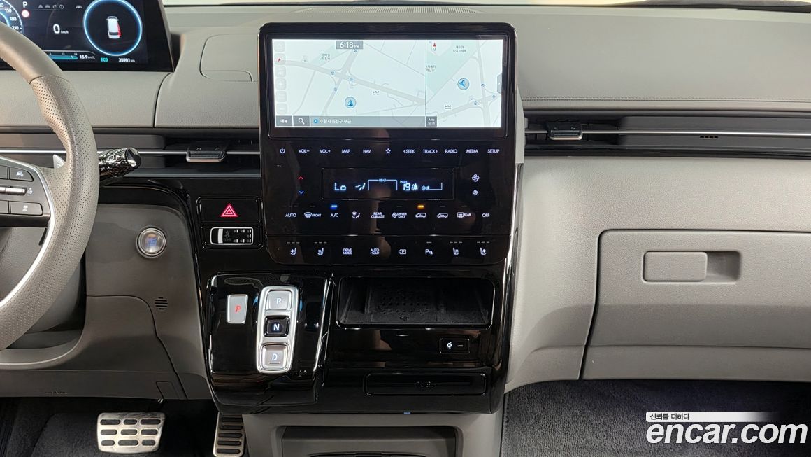 Hyundai Staria 2025