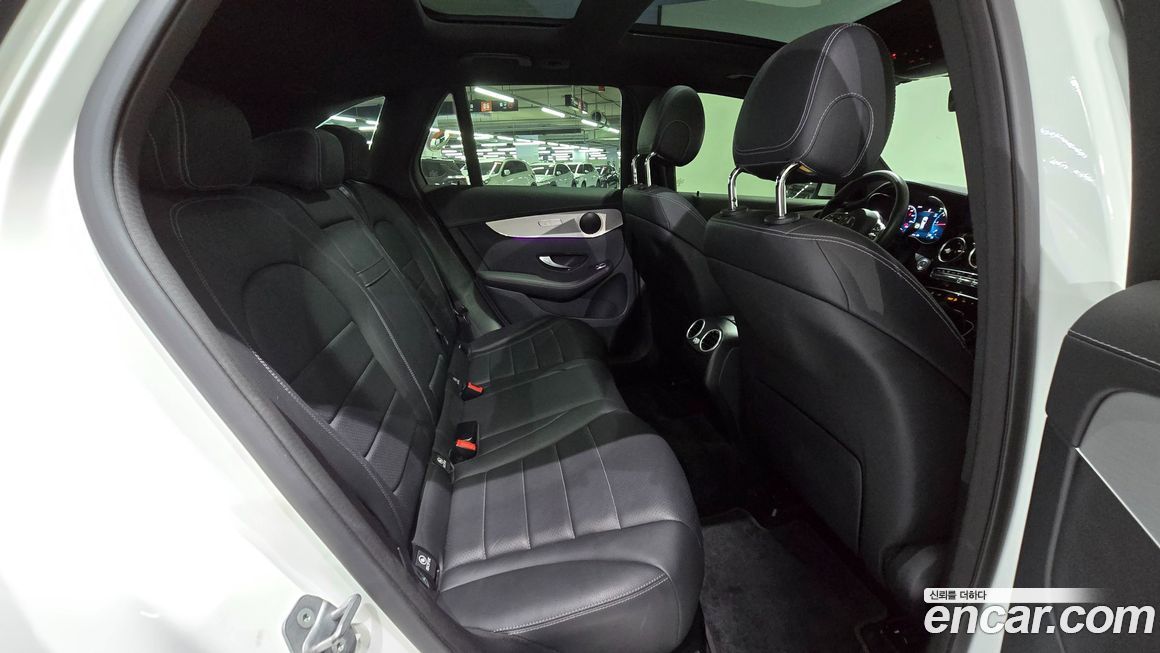 Mercedes-Benz GLC-Class 2021