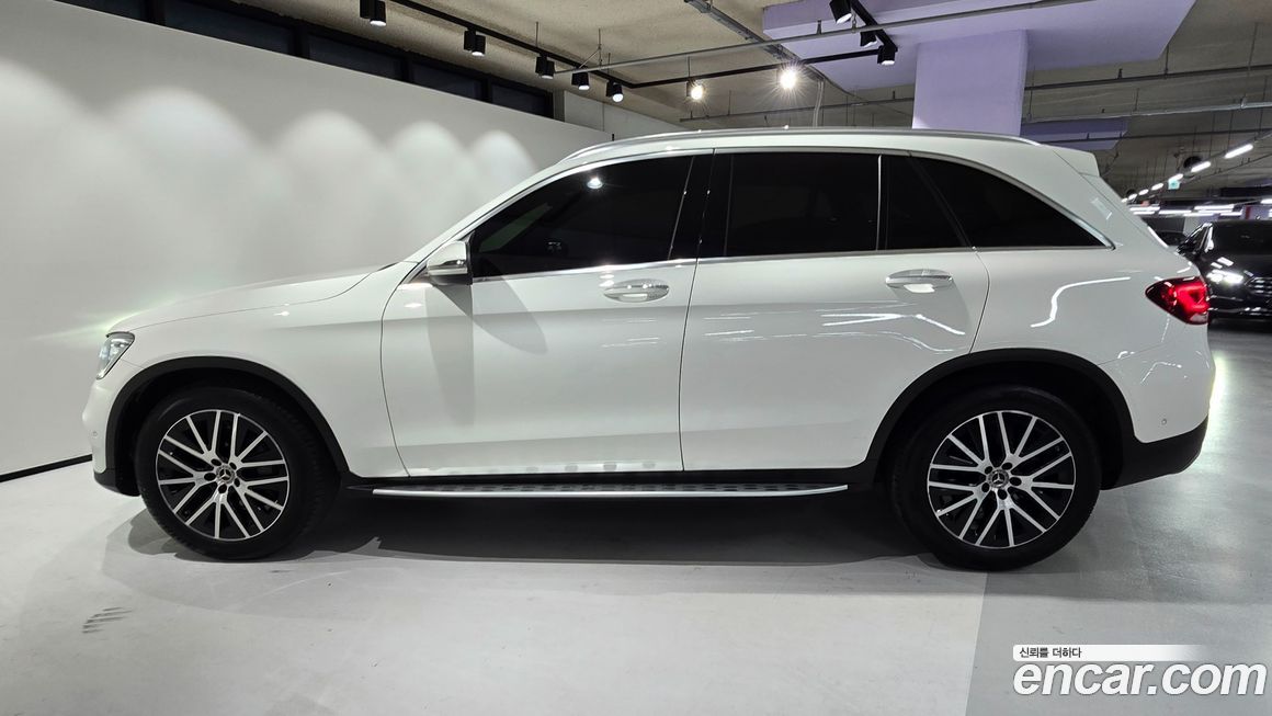 Mercedes-Benz GLC-Class 2021