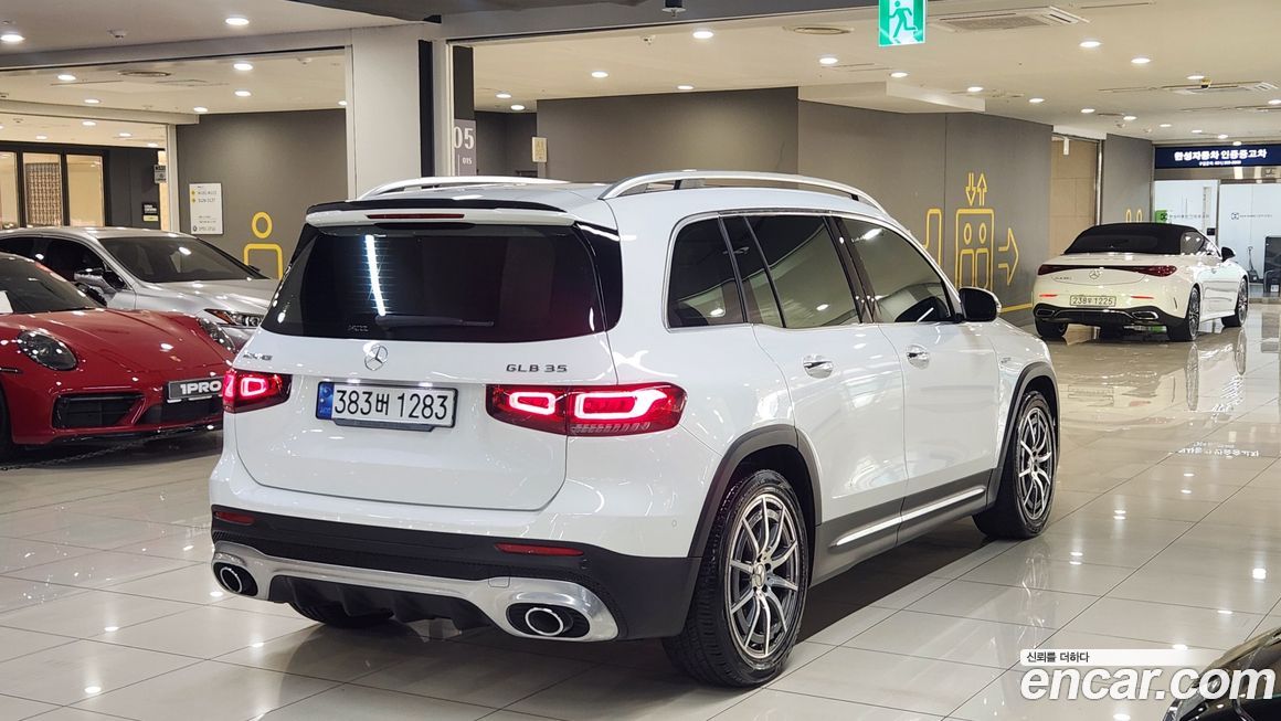 Mercedes-Benz GLB-Class 2023