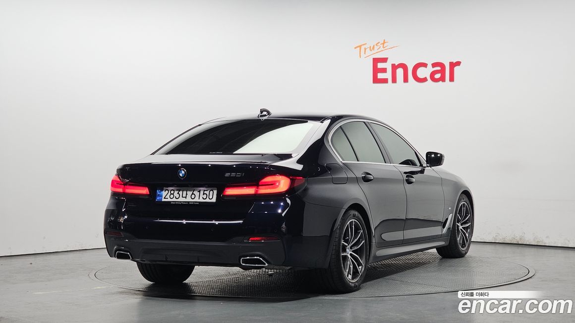 BMW 5-Series 2023