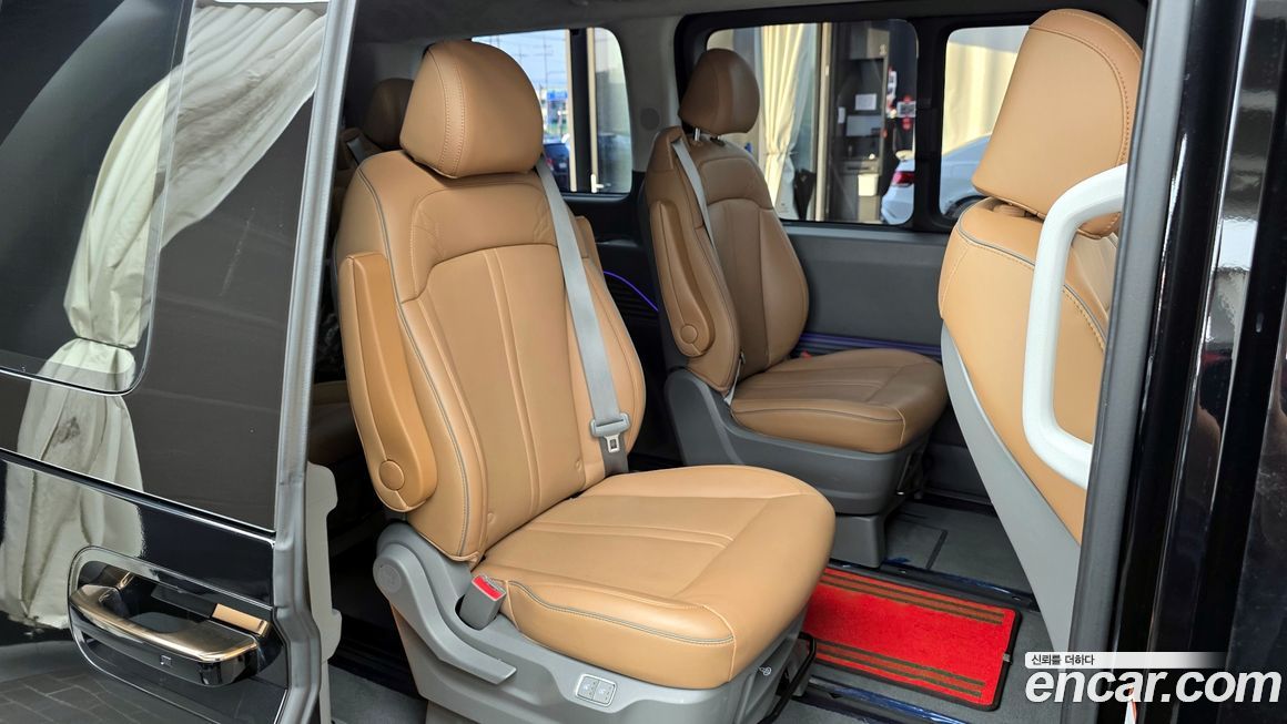 Hyundai Staria 2025