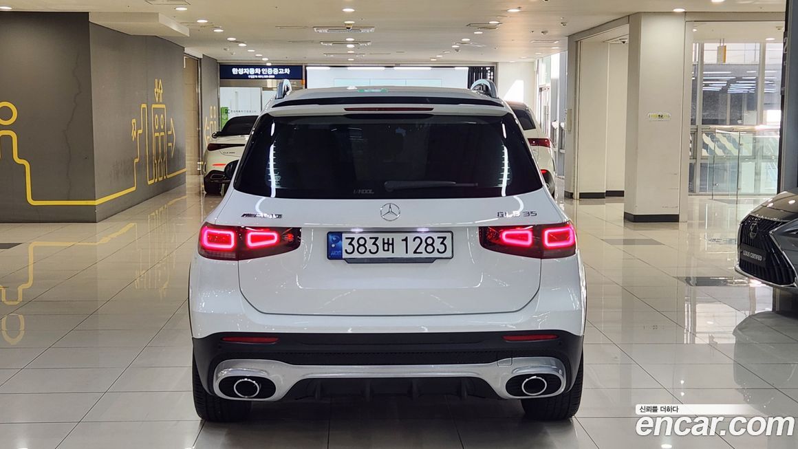 Mercedes-Benz GLB-Class 2023