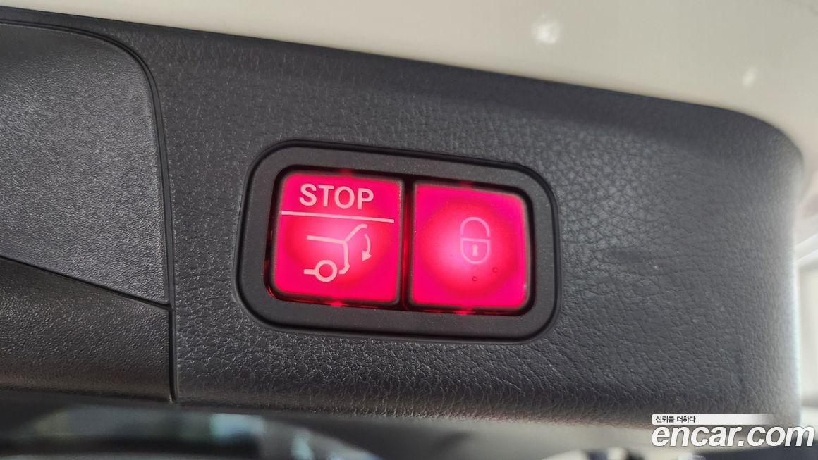 Mercedes-Benz GLB-Class 2023