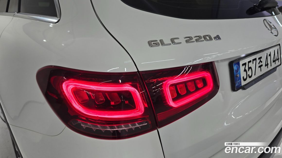 Mercedes-Benz GLC-Class 2021
