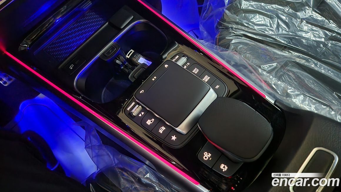 Mercedes-Benz GLB-Class 2023