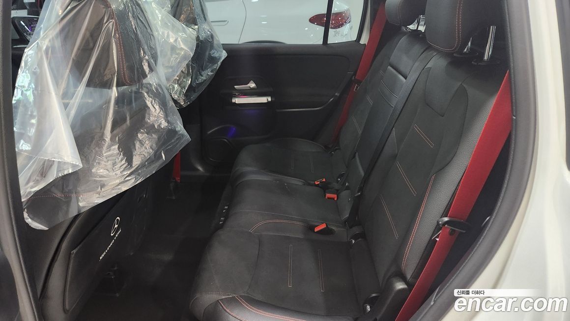 Mercedes-Benz GLB-Class 2023