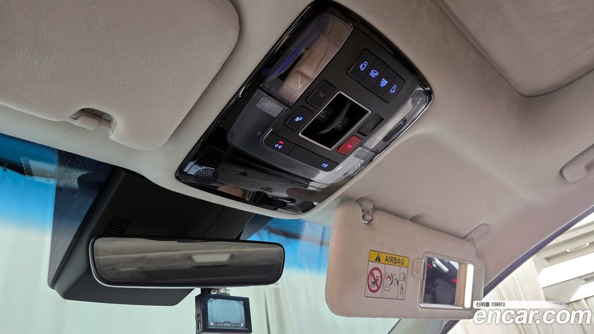 Hyundai Staria 2025