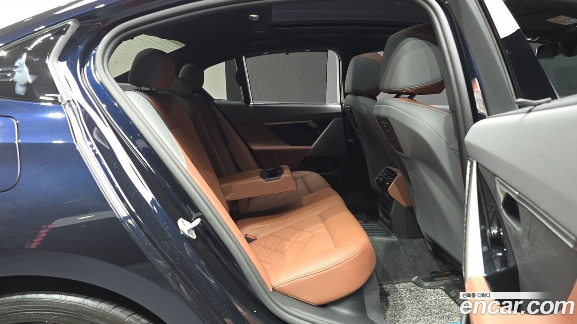 BMW 5-Series 2025