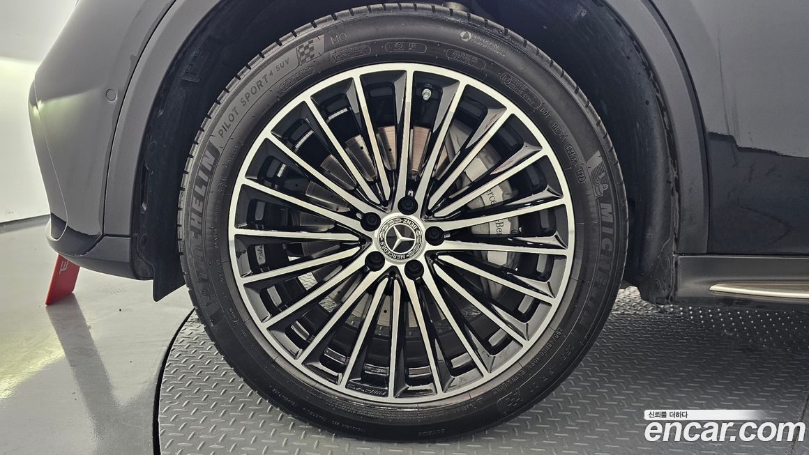 Mercedes-Benz GLC-Class 2023