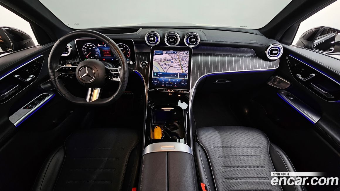 Mercedes-Benz GLC-Class 2023