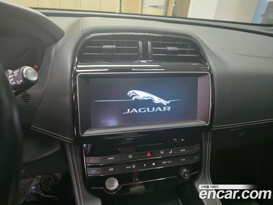 Jaguar F-PACE 2017