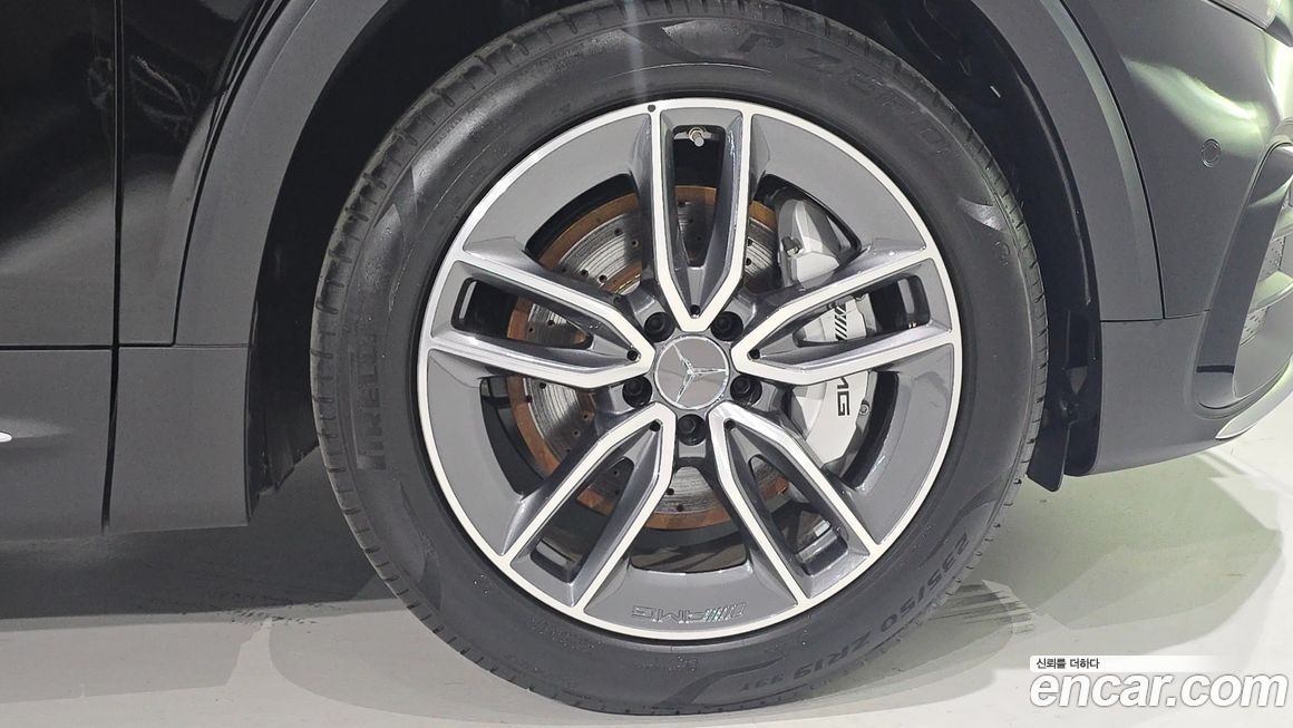 Mercedes-Benz GLB-Class 2025