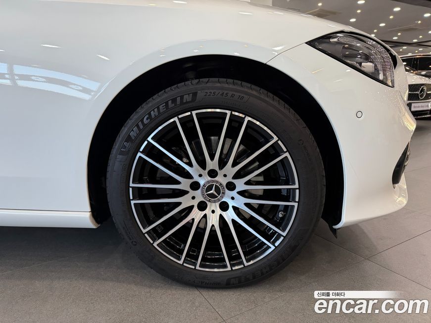Mercedes-Benz C-Class 2024