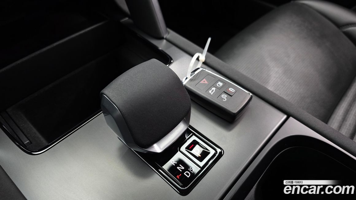 Land Rover Discovery Sport 2025