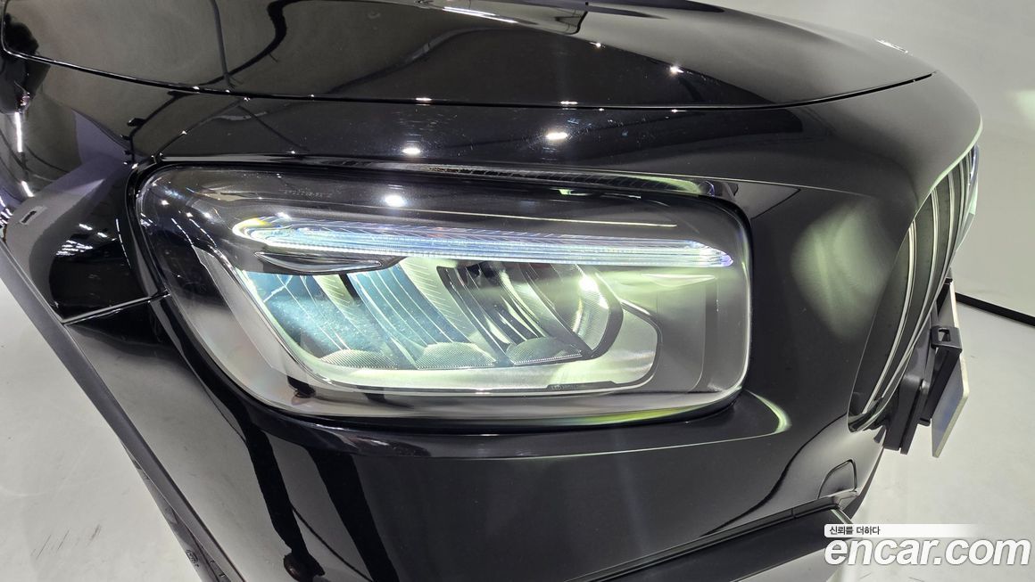 Mercedes-Benz GLB-Class 2025