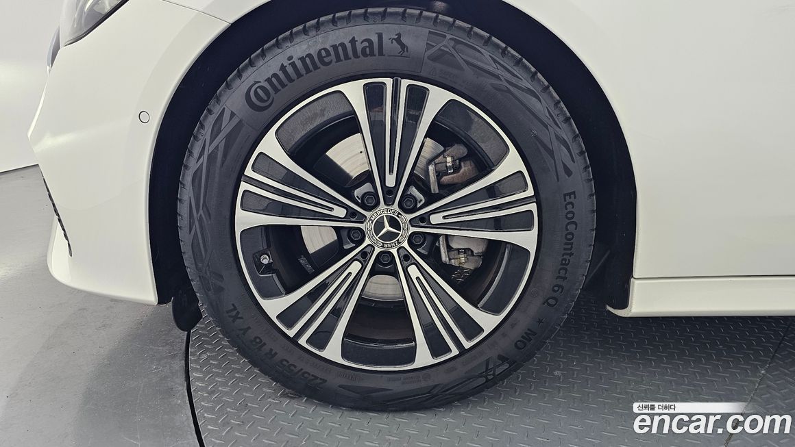 Mercedes-Benz E-Class 2025