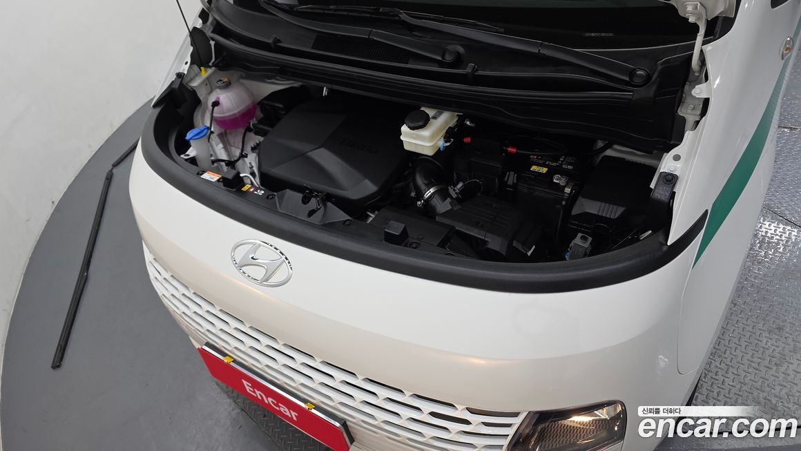 Hyundai Staria 2024