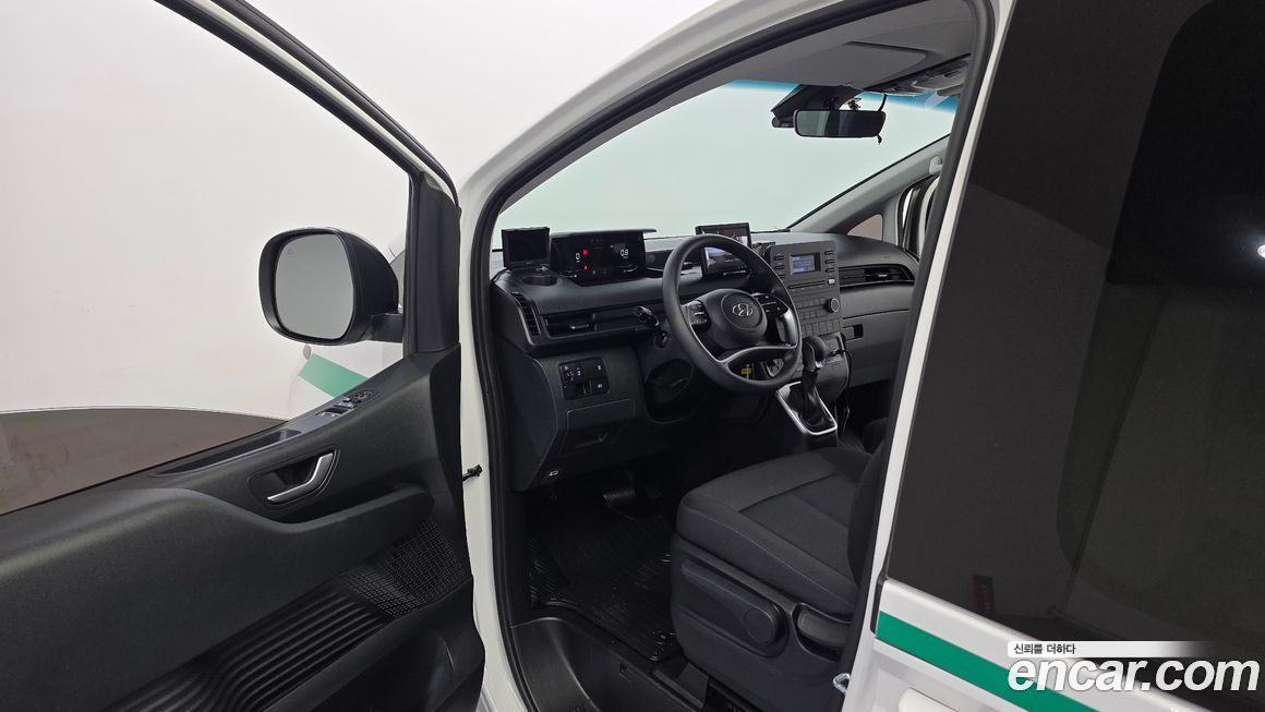 Hyundai Staria 2024