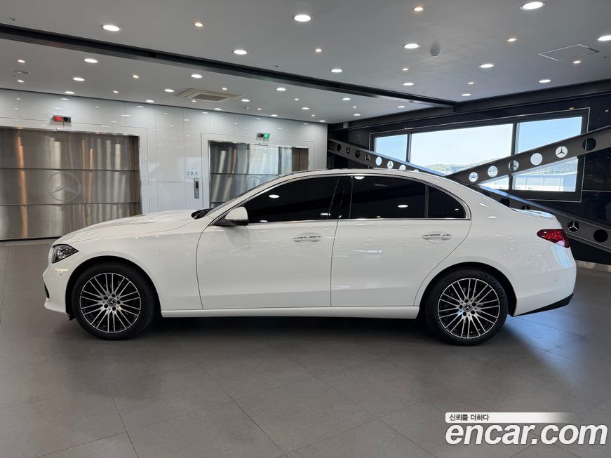 Mercedes-Benz C-Class 2024
