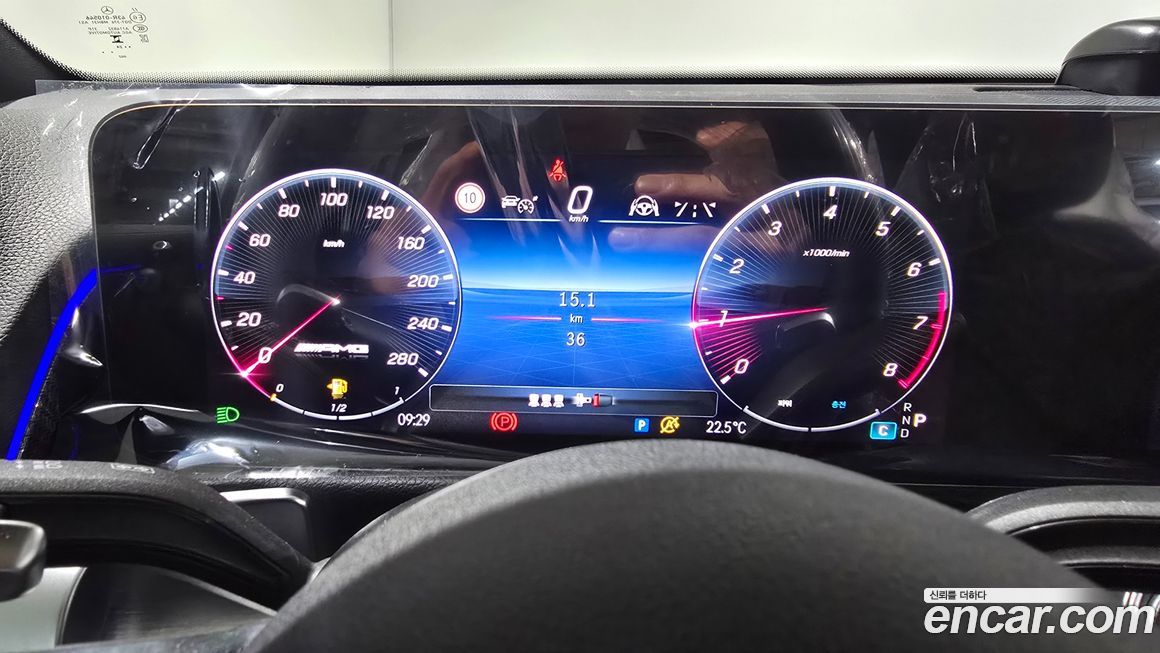 Mercedes-Benz GLB-Class 2025