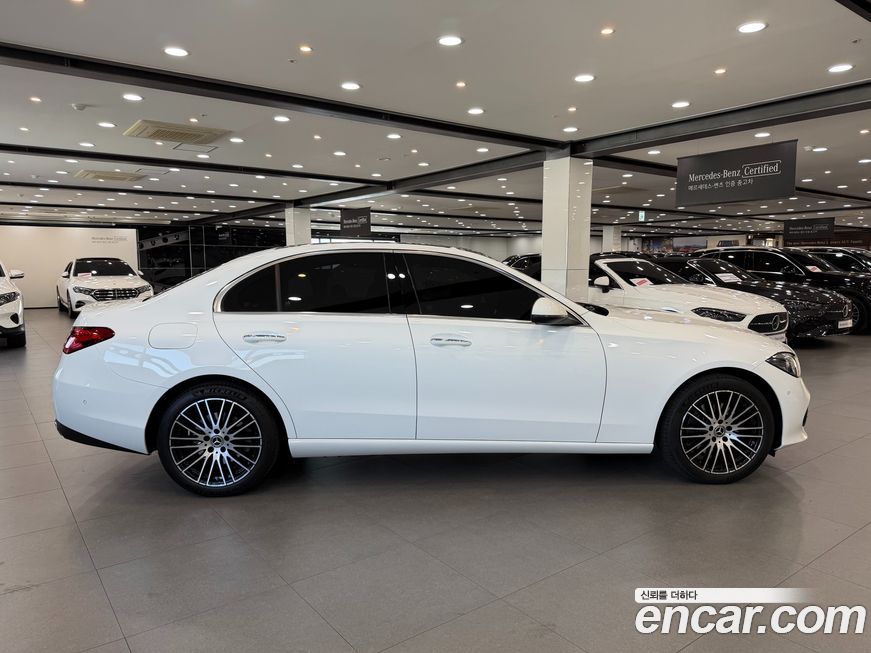 Mercedes-Benz C-Class 2024
