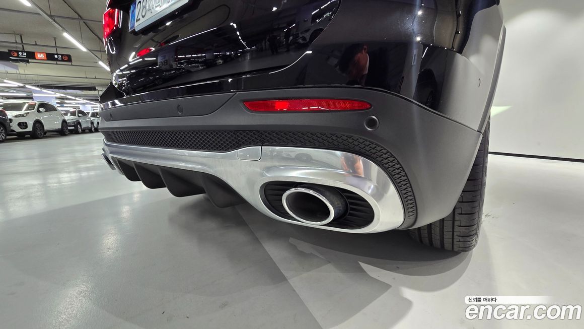 Mercedes-Benz GLB-Class 2025