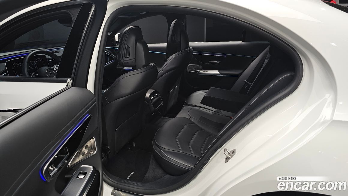 Mercedes-Benz E-Class 2024