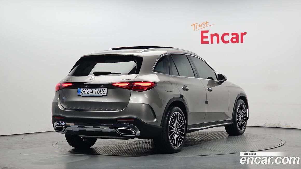 Mercedes-Benz GLC-Class 2024