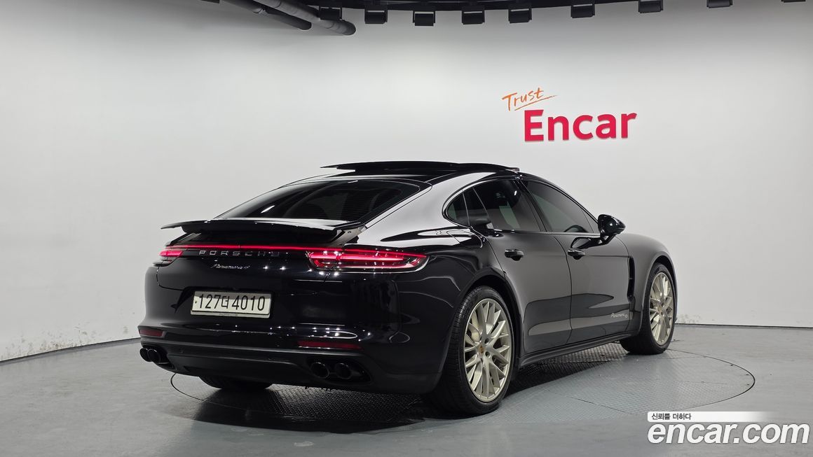 Porsche Panamera 2020