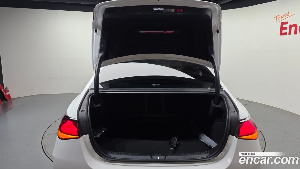 Mercedes-Benz E-Class 2026