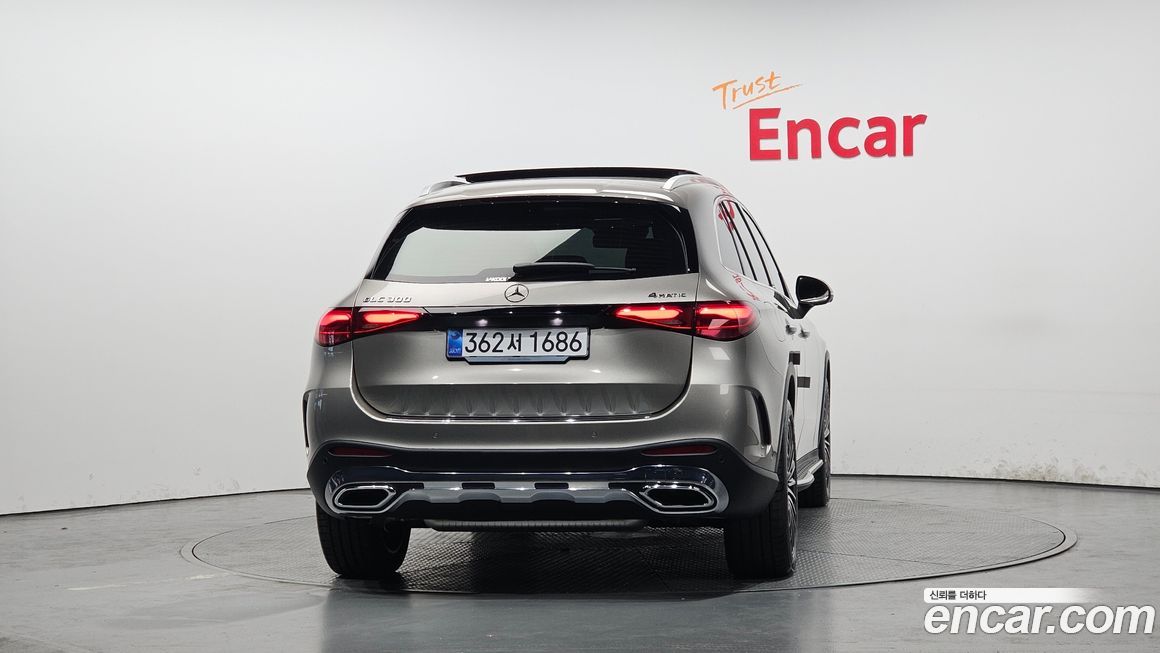 Mercedes-Benz GLC-Class 2024