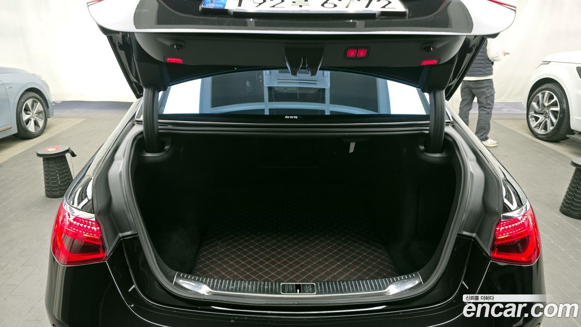 Mercedes-Benz S-Class 2023