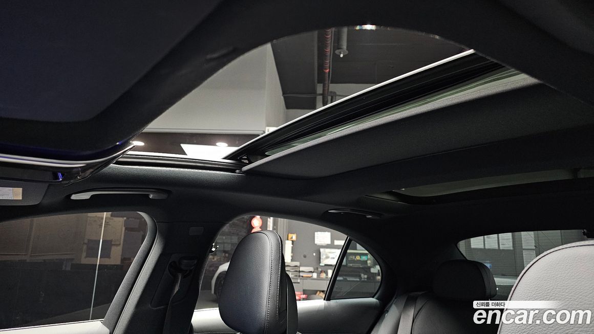 Mercedes-Benz E-Class 2024