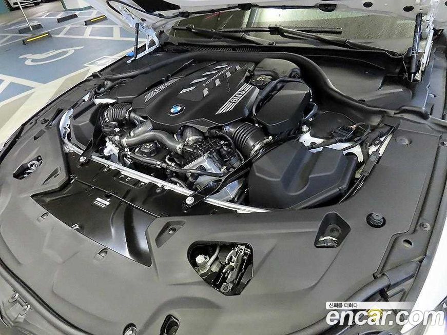 BMW 8-Series 2025
