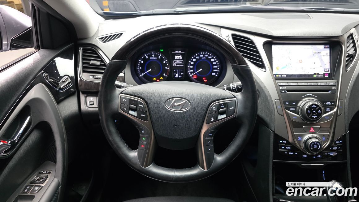 Hyundai Grandeur 2012