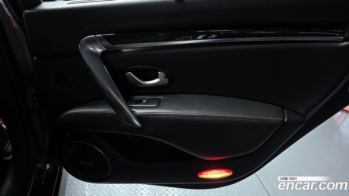 Renault-KoreaSamsung SM7 2012