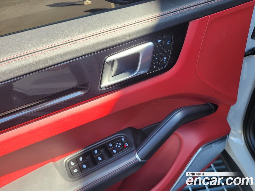 Porsche Cayenne 2022