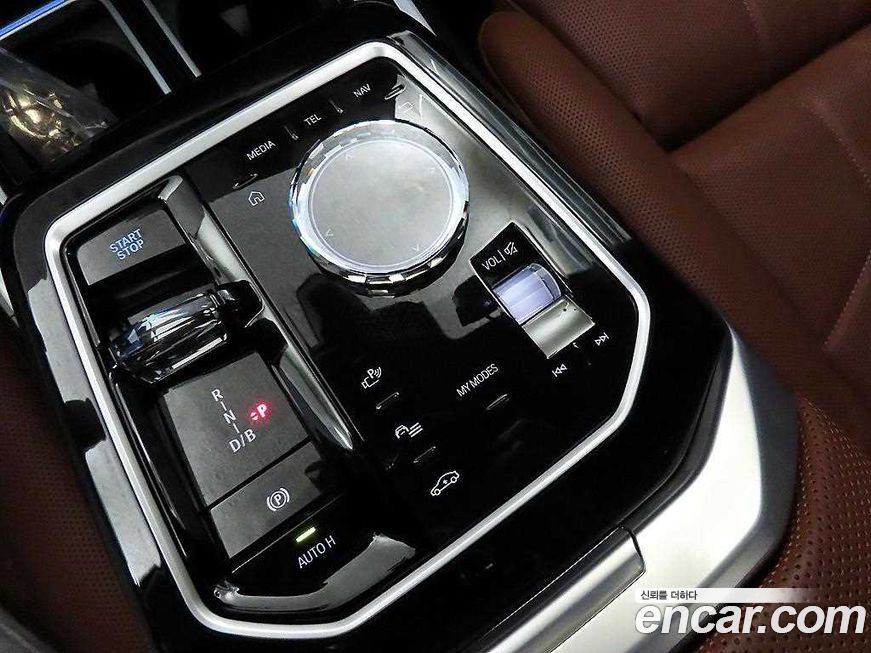BMW i7 2025