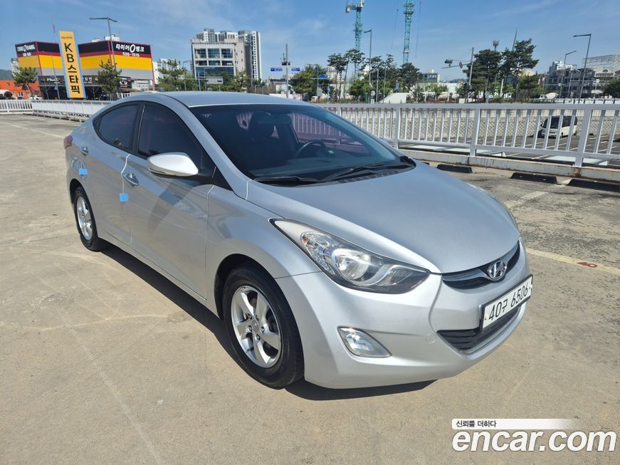 Hyundai AVANTE 2013