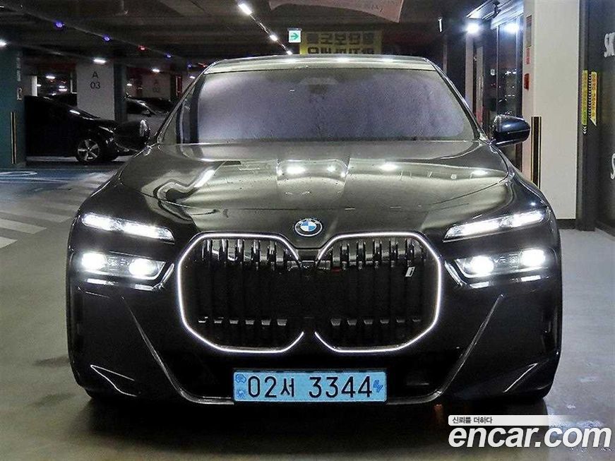 BMW i7 2025