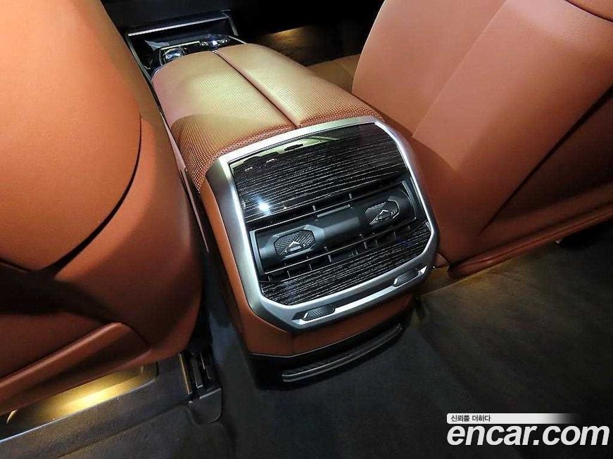 BMW i7 2025