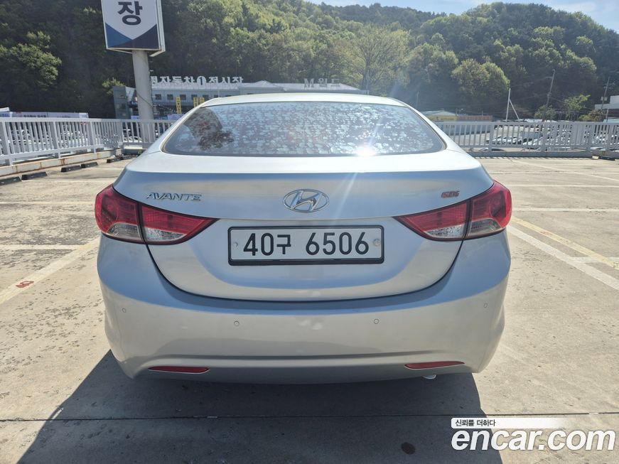 Hyundai AVANTE 2013