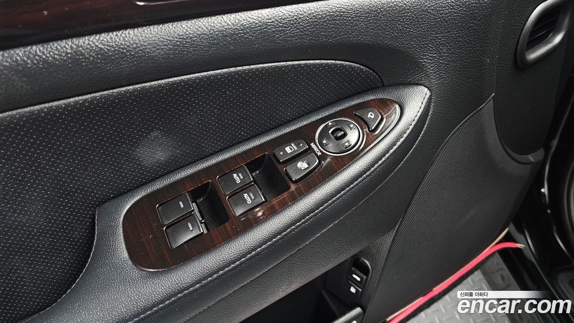 Hyundai Genesis 2012