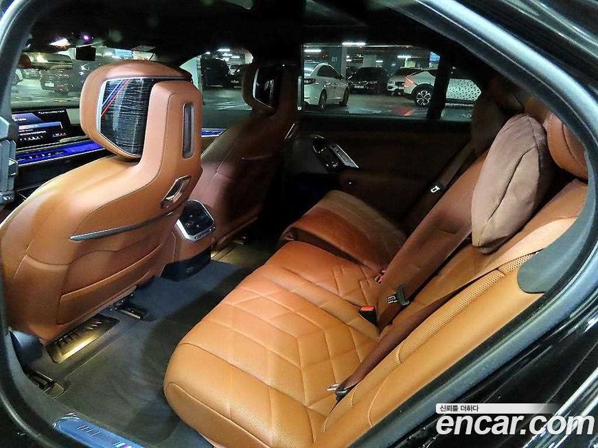 BMW i7 2025